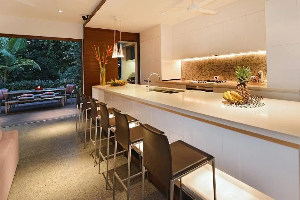 6 Beachfront Mirage - Luxury 4 Bedroom Home Port Douglas