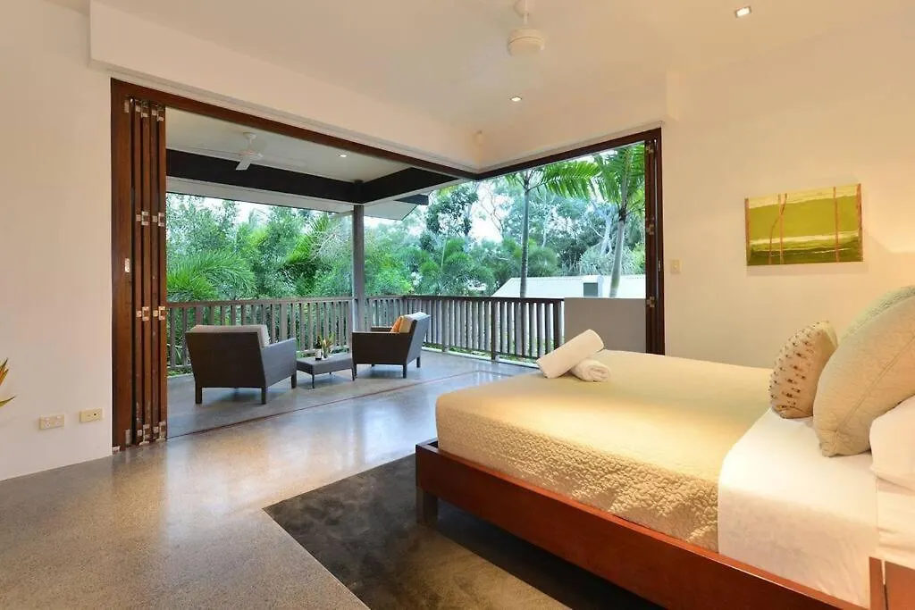 6 Beachfront Mirage - Luxury 4 Bedroom Home Port Douglas Holiday home