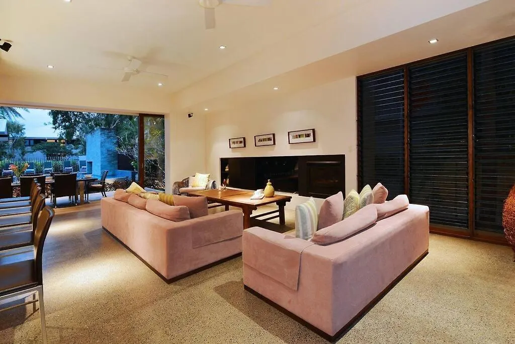 6 Beachfront Mirage - Luxury 4 Bedroom Home Port Douglas